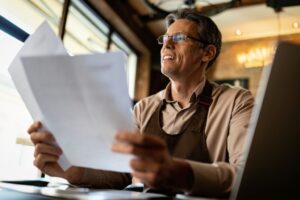 How Outsourced Accounting Reduces Overhead for Restaurant Owners